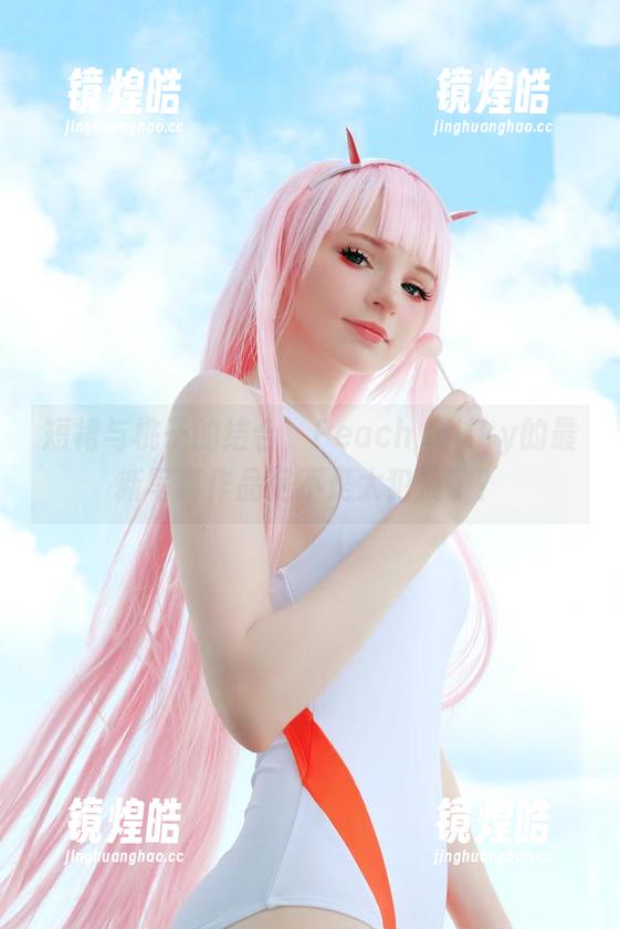 Peach milky 短裙与桃子的结合,Peach milky的最新写真作品是不是太犯规了?